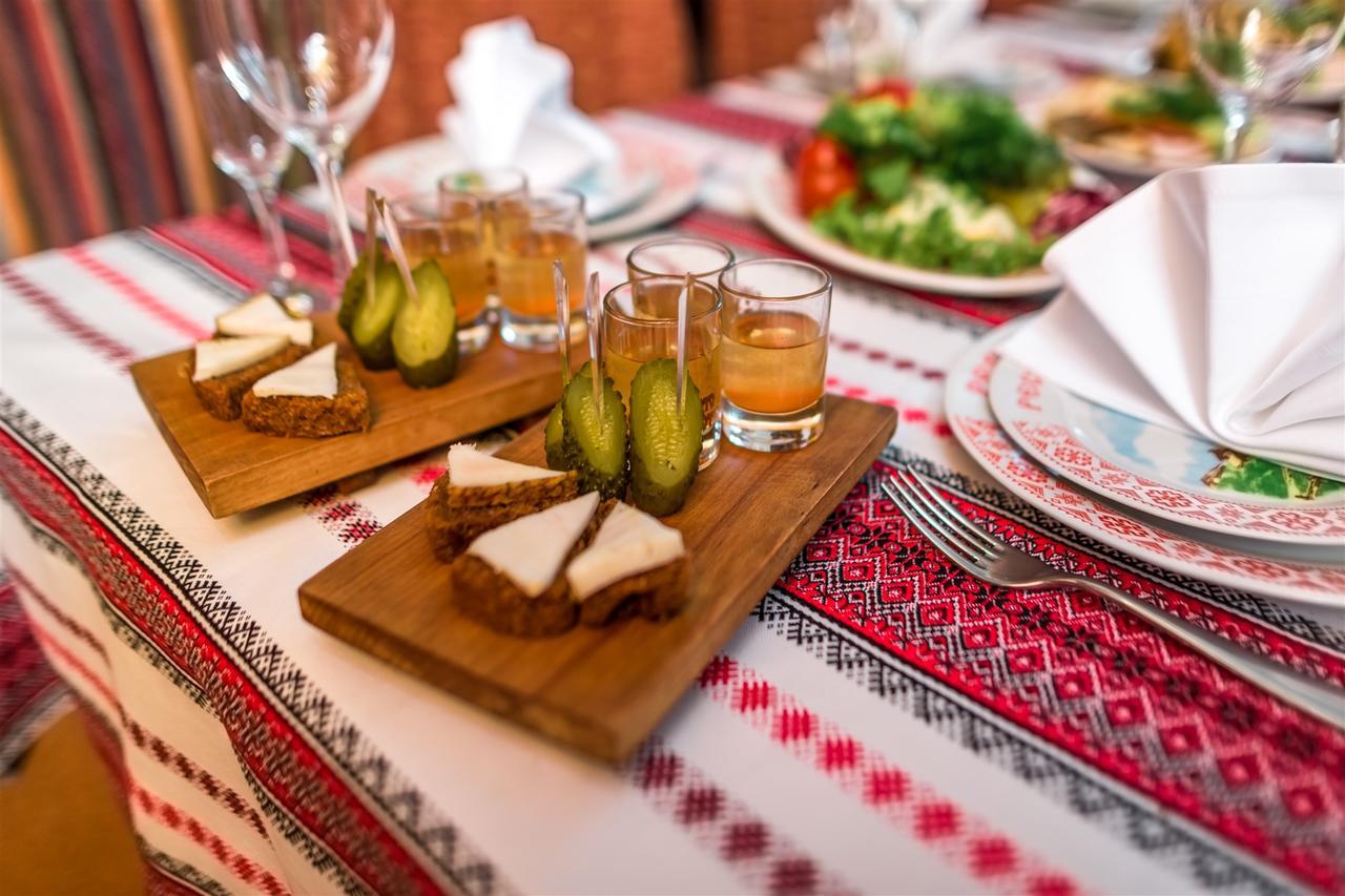 Hutor Hotel Dnipro Extérieur photo